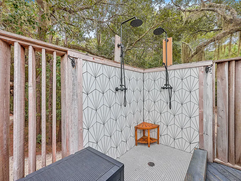 6543 Maybank Hwy — Photo 17