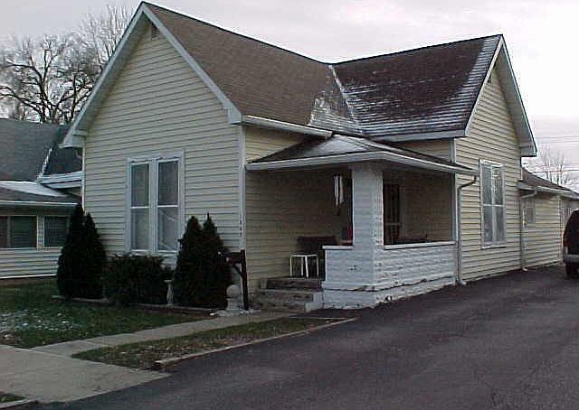 1st image of 1347 E Division St