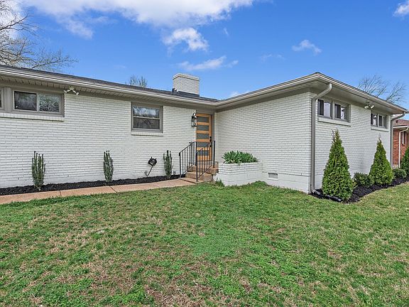 3rd image of 2828 Barclay Dr