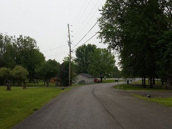 5th image of 2613 Deerpath Dr