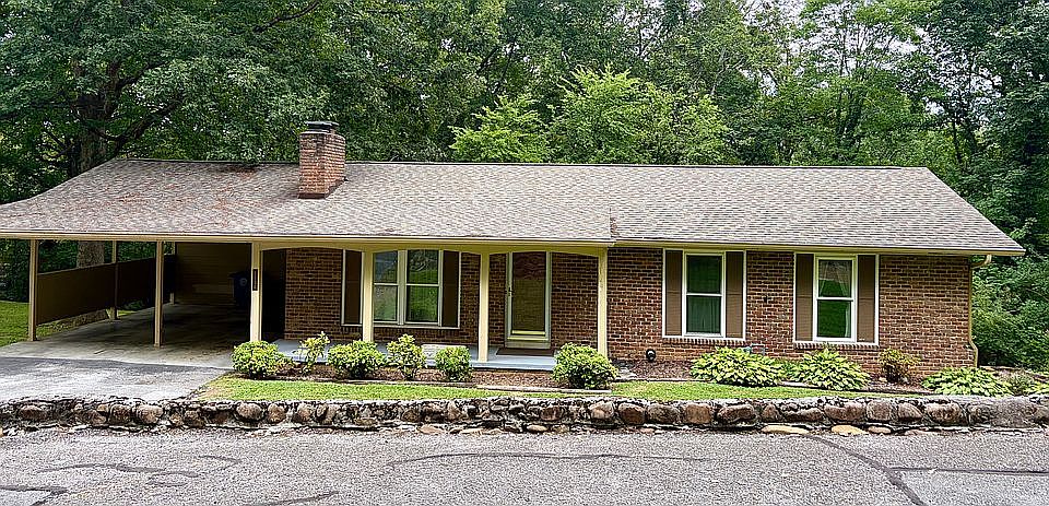 4530 Summit Ave.