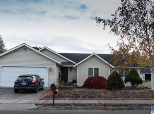 941 E Spruce St, Sequim, WA 98382