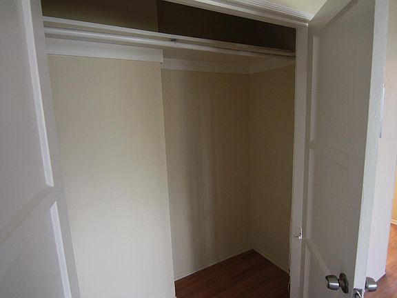 5th image of 5924 Melrose Ave APT 1