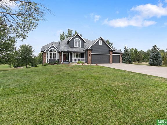3rd image of 4003 Birchwood Dr