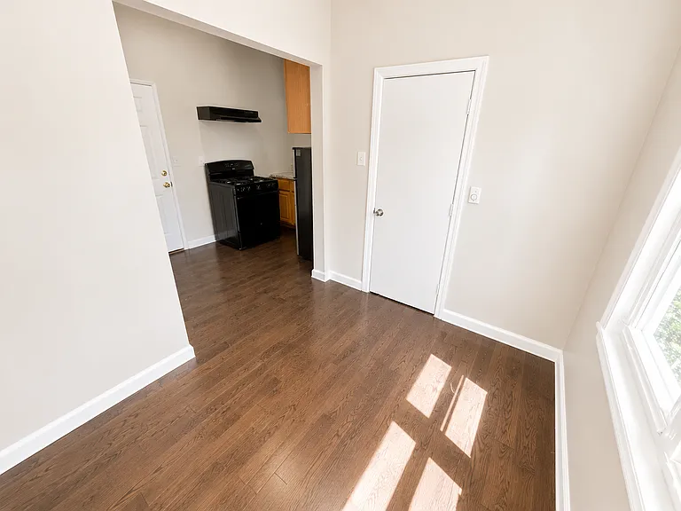 15-19 Isabella Ave #2F — Photo 6