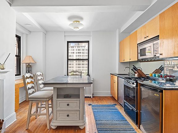 2nd image of 10 Mitchell Pl APT 8F