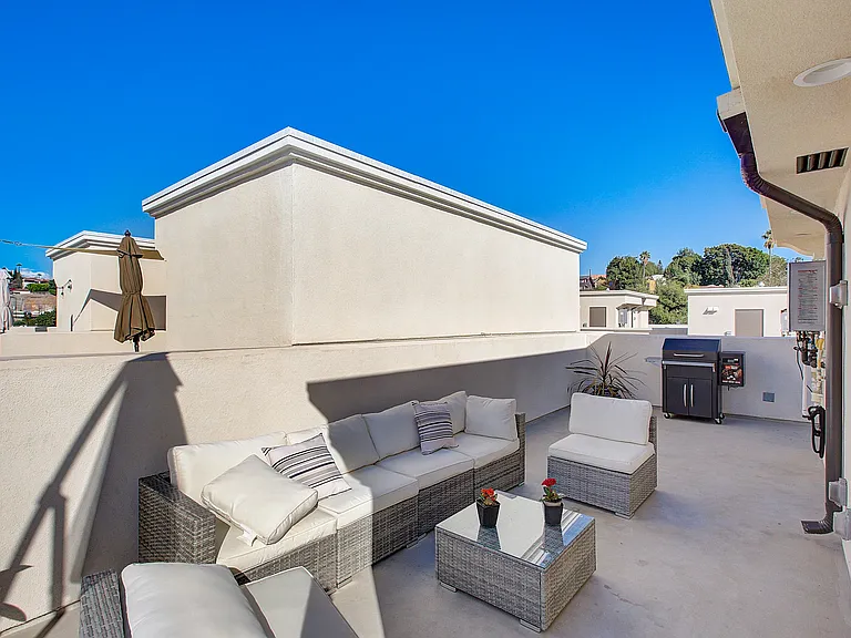 749 Talbot Ln — Photo 25