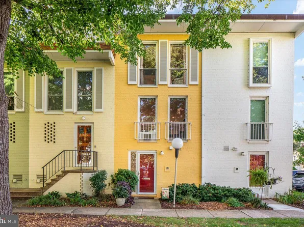 803 Delaware Ave SW #234, Washington, DC 20024