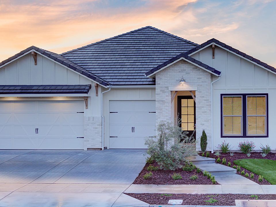 Bella Modern Farmhouse Exterior