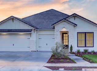 1107 Sophie Dr W, Madera, CA 93636