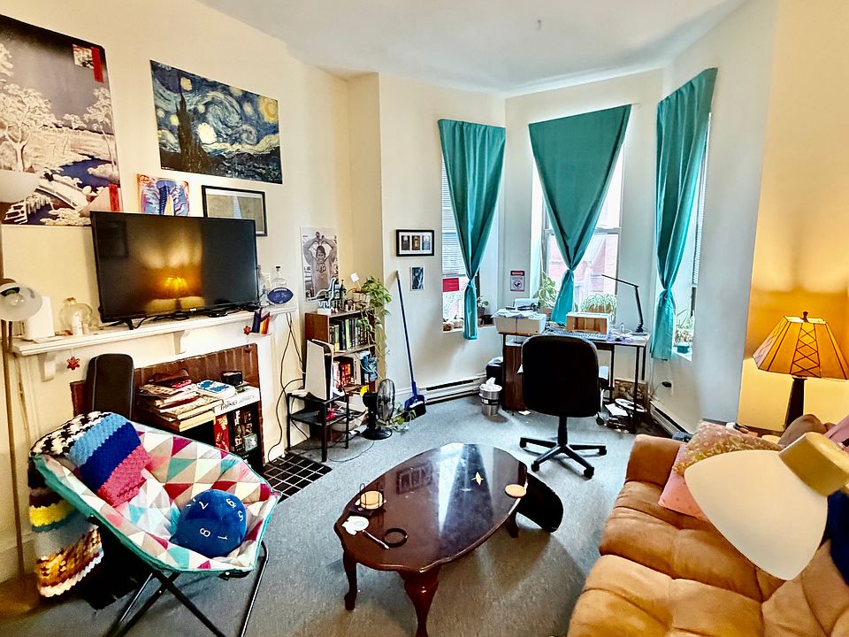 1st image of 29-33 Wellington St APT 204