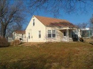 2401 SW Beverly Ct, Topeka, KS 66611