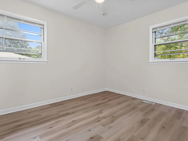 513 Willard St — Photo 14