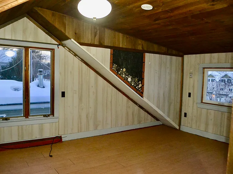 224 E Main St — Photo 12