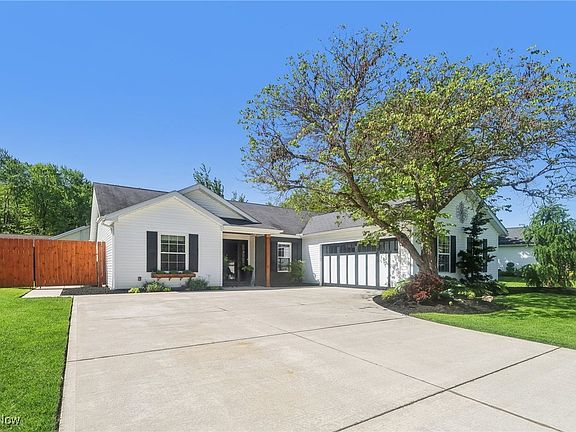 2nd image of 711 Sherwood Dr