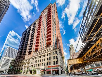 208 W Washington St APT 807, Chicago, IL, 60606