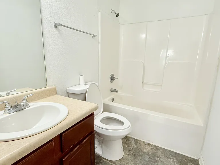 15251 Tyler Mill Dr — Photo 12