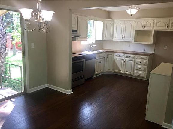 3rd image of 9409 E 81st St