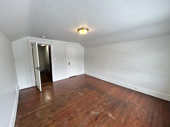 3rd image of 525 Capital Ave SW