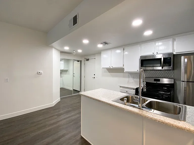 Bluffside Terrace Apartments — Photo 5