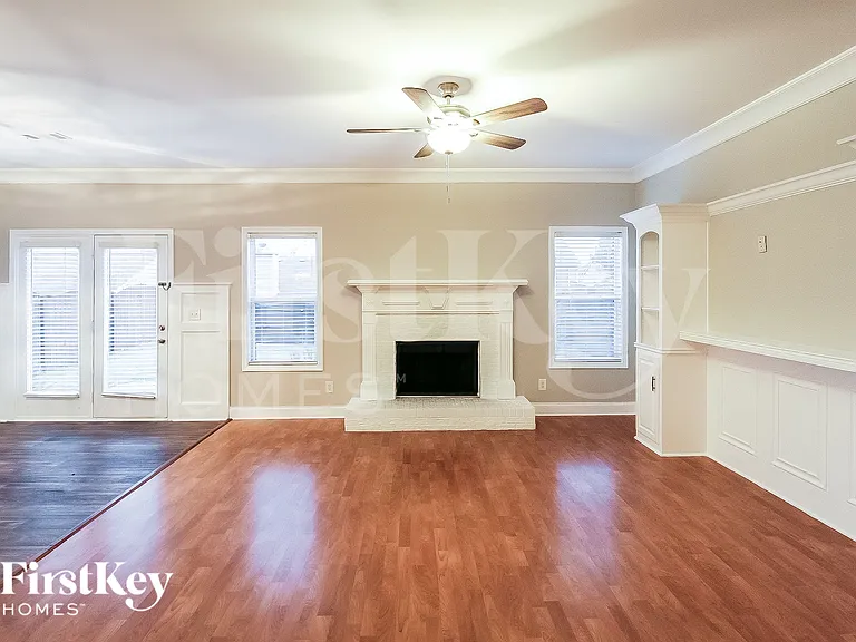 2071 Lily Valley Dr — Photo 3