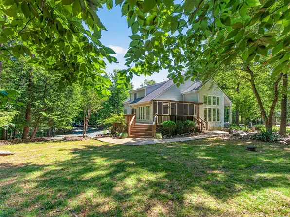 54 Amethyst Rd, Palmyra, VA 22963