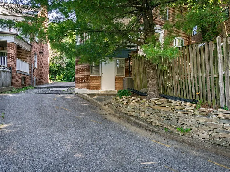 1626 Kalmia Rd NW — Photo 47