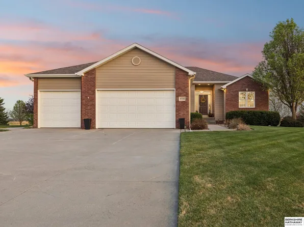 4733 W High Ridge Rd, Lincoln, NE 68522