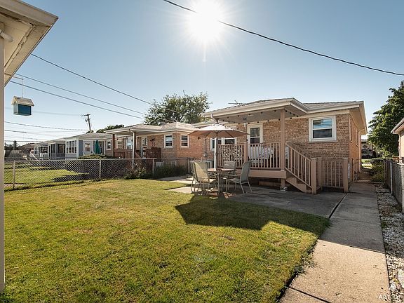5th image of 5627 N Oketo Ave