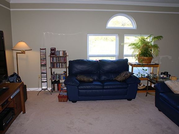 2nd image of 317 Samuel Dr