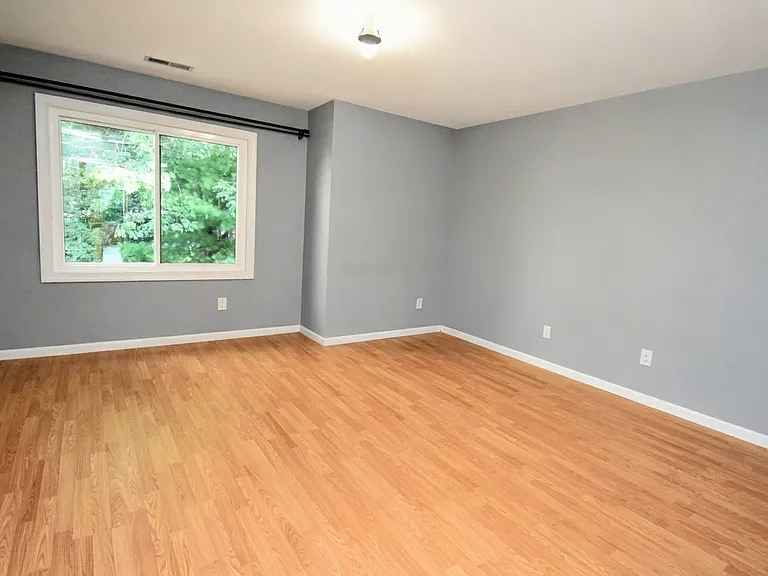 410 Emmett St #77 — Photo 10