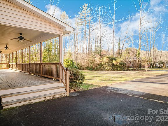 4th image of 159 W Sweetbriar Ln