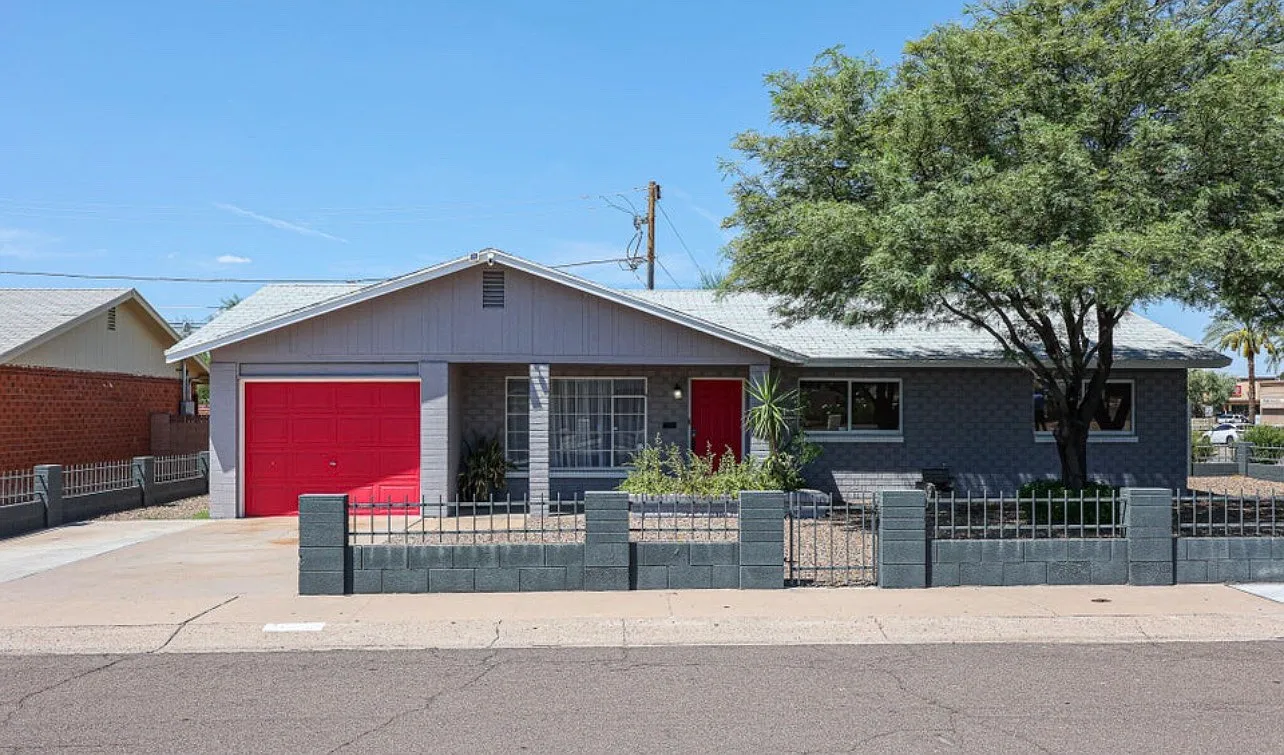 3 bed, 1906 sqft, $3,200 — Photo 3