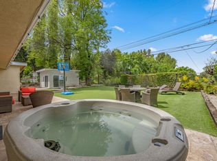 23861 Killion St, Woodland Hills, CA 91367