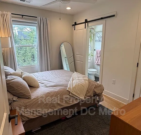 1711 Lang Pl NE — Photo 9
