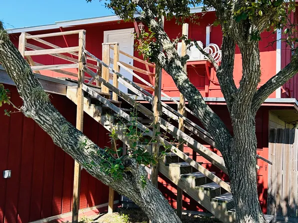 125 W Chastain Ave #C, Aransas Pass, TX 78336
