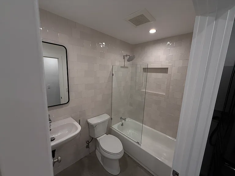 19237 Linnet St #19237 — Photo 17