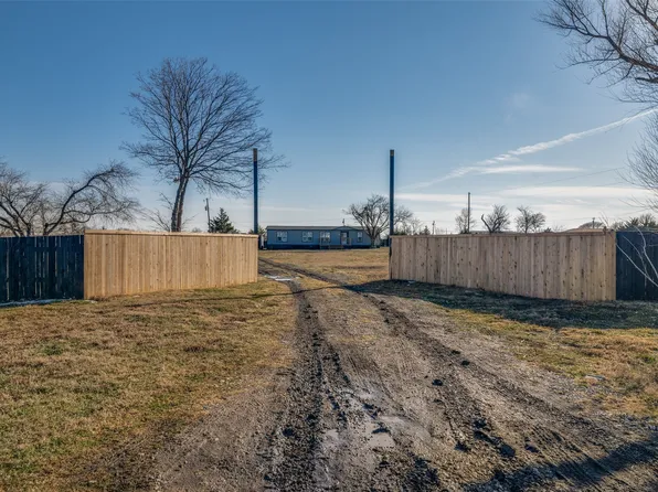 257 Burkett Ln, Royse City, TX 75189