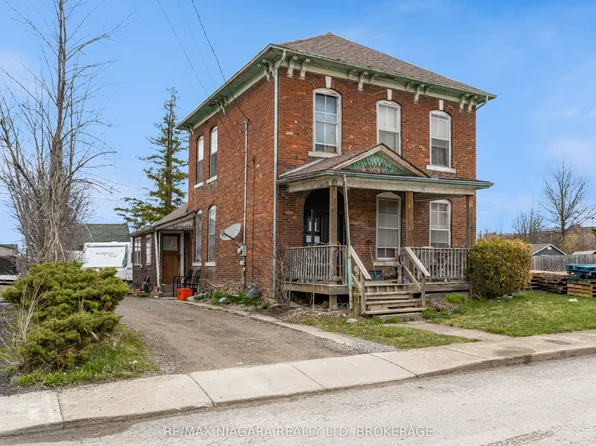 49 Turner Cres, Saint Catharines, ON L2P 2H8