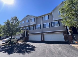 1819 Indian Hill Ln, Aurora, IL 60503