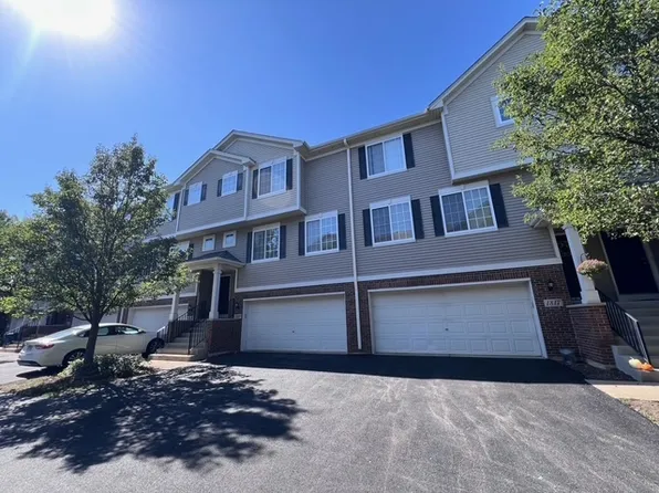 1819 Indian Hill Ln, Aurora, IL 60503