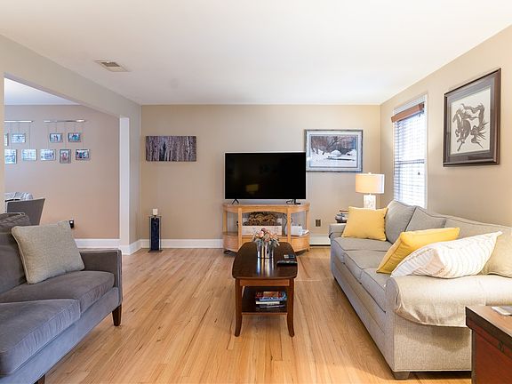 4th image of 4839 Elmwood Dr
