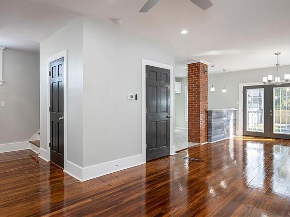 5th image of 61 Mandan St