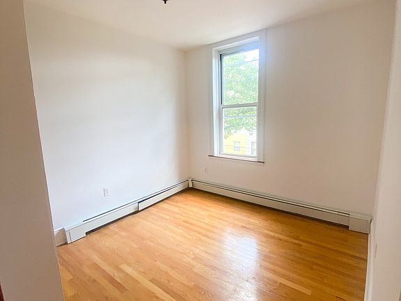 4th image of 23-18 29th St