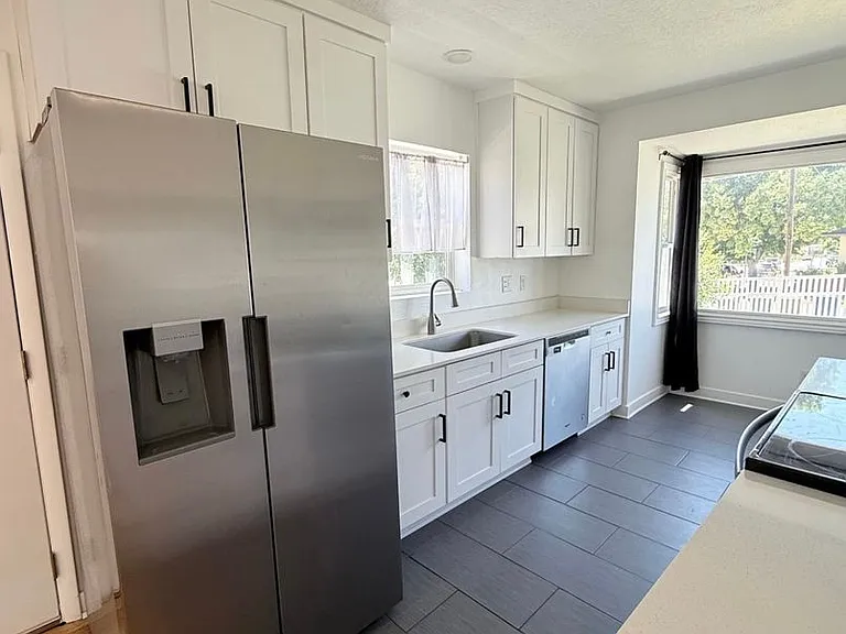 477 E Williams Ave — Photo 8