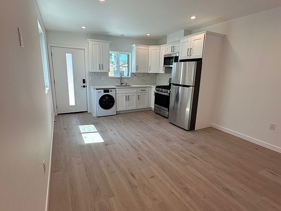 5th image of 8006 Rhodes Ave #1/2