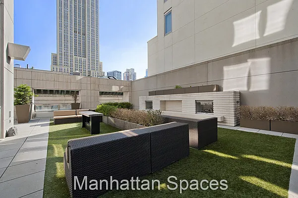Rented by Manhattan Spaces | media 9