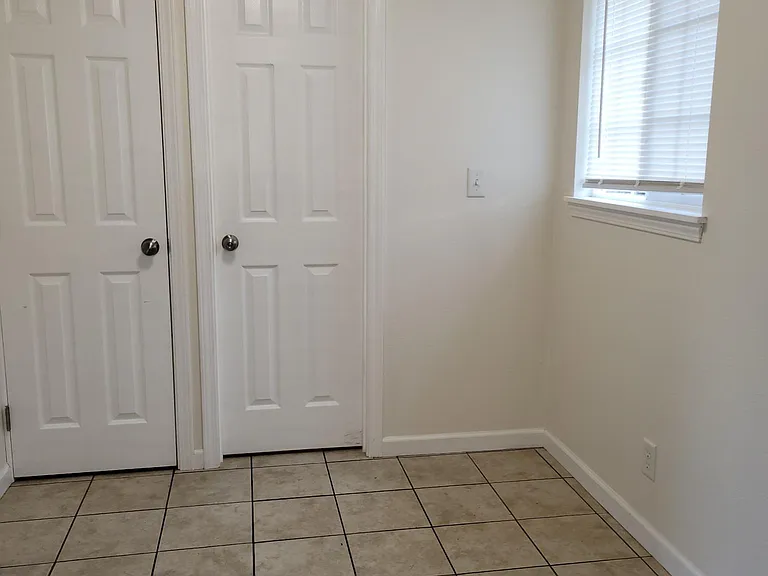 Nook off entry