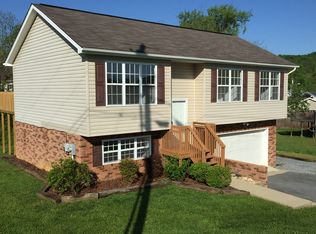 1011 Snowden Ter, Johnson City, TN 37601