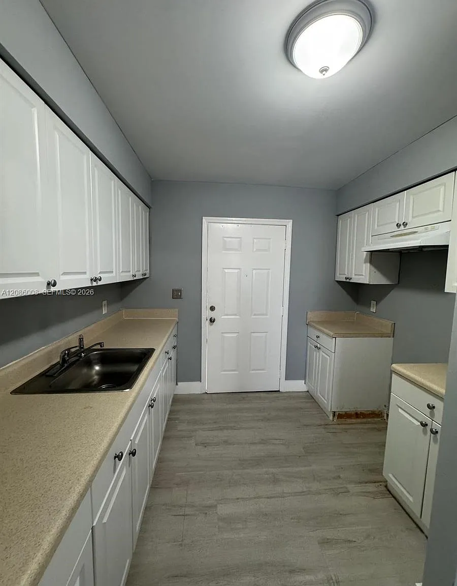 2920 Pierce St — Photo 4